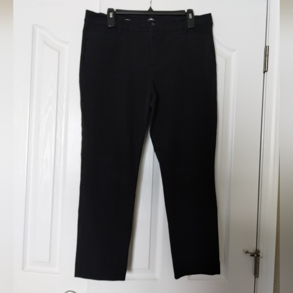 St. John's Bay Women's Black Straight Leg Crop Pants Size 14
